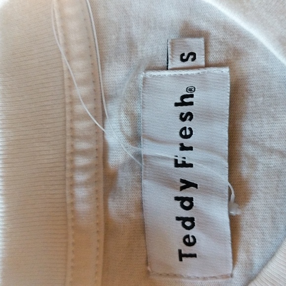 NWOT Women’s Teddy Fresh Top White Shirt Sleeve Shirt Graphic Teddy Bear - Picture 4 of 9
